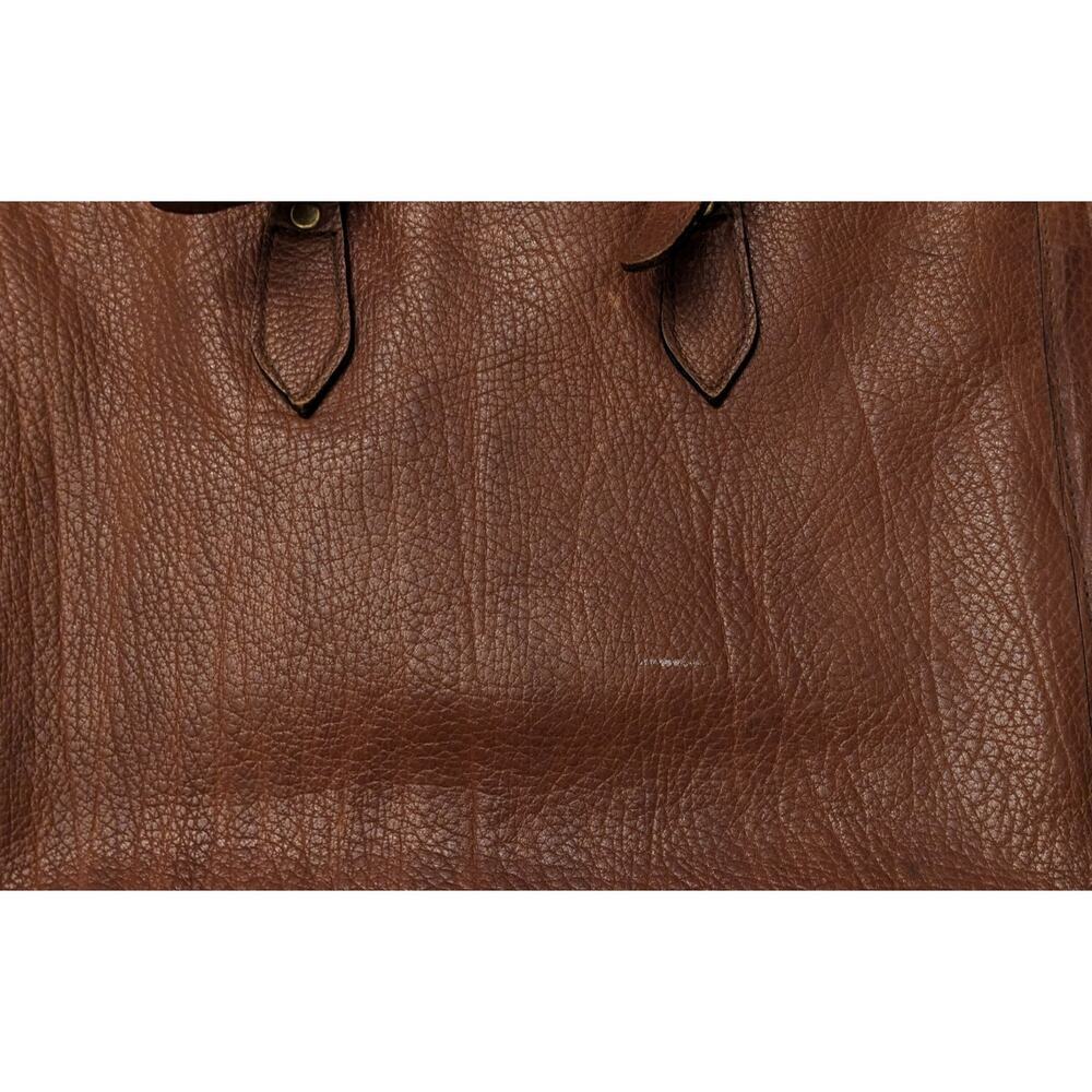 Vintage brown leather messenger bag by Diana. Two separate zip compartments, - Picture 8 of 13